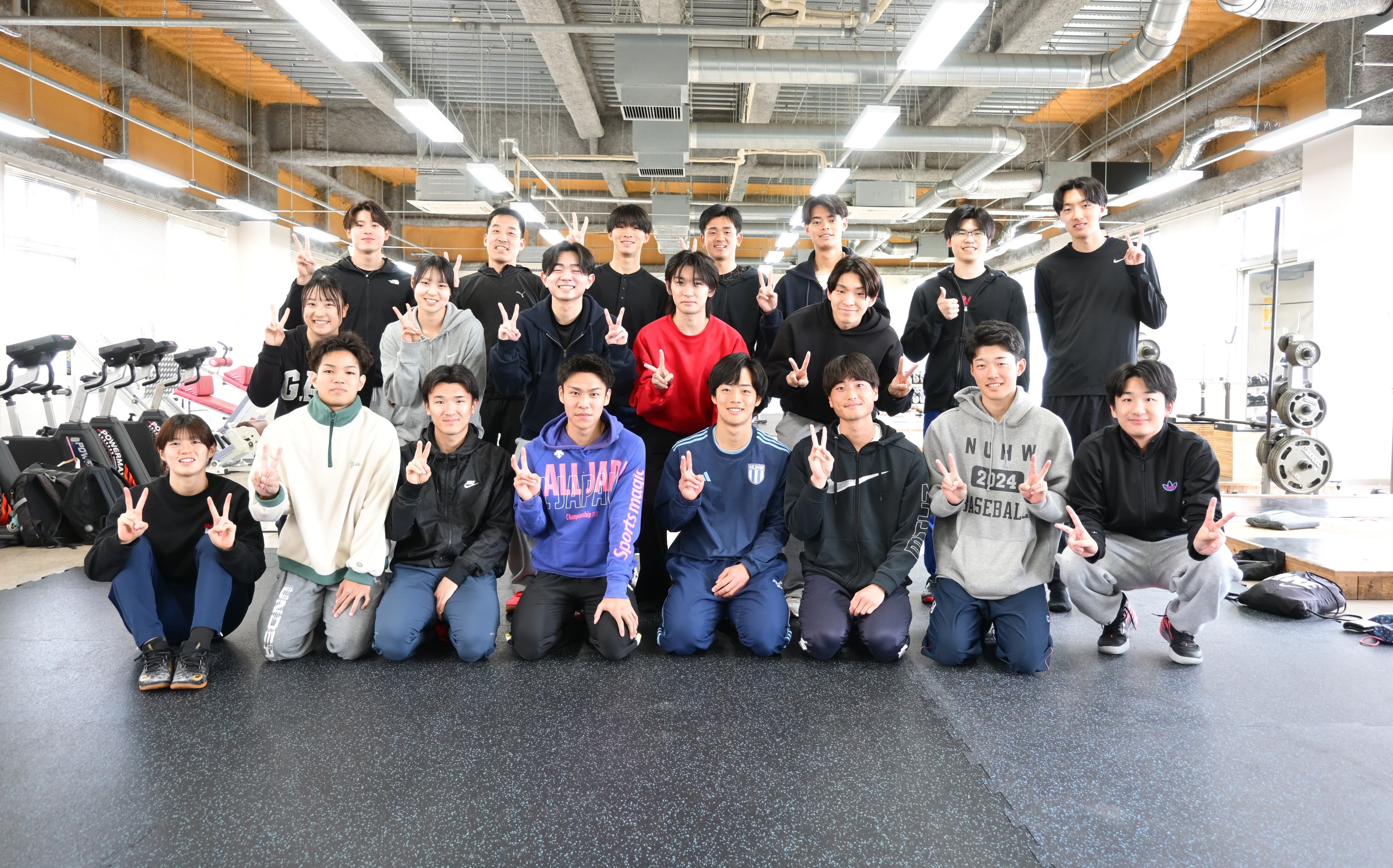 【Lab】Seminar Group Photo and 4th-Year Thesis Progress Presentations Begin
